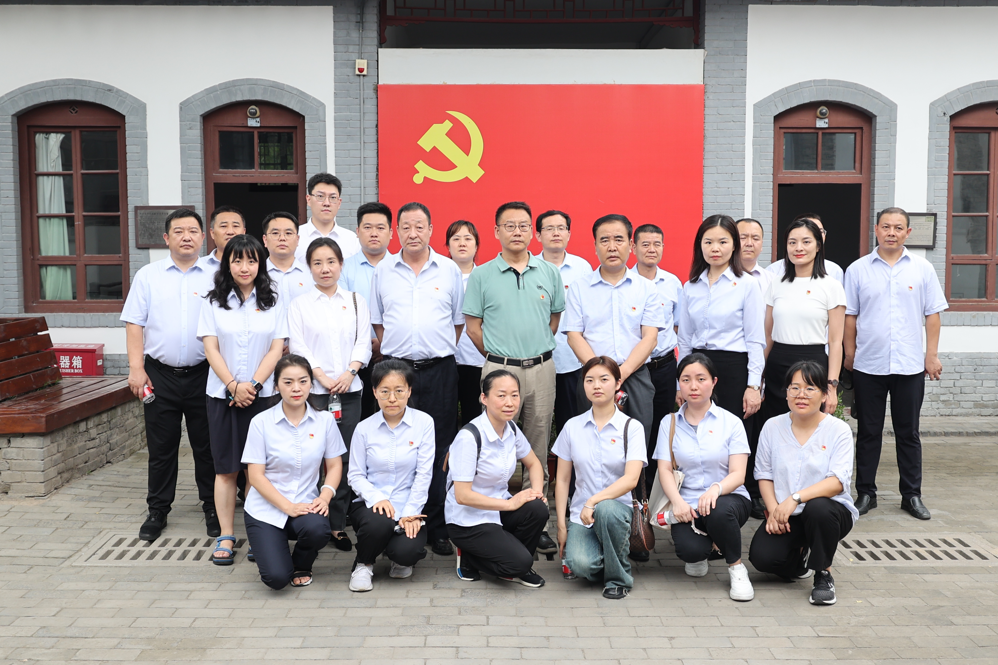 公司黨委組織開(kāi)展“學(xué)黨章、悟思想、強(qiáng)黨性、  善作為”主題黨日活動(dòng)