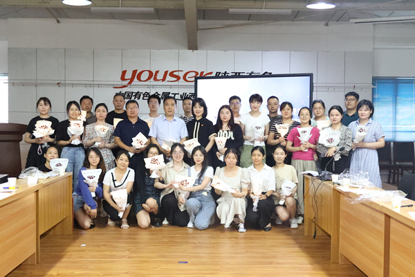  弘揚(yáng)七夕傳統(tǒng)文化  巧手傳遞濃情愛(ài)意  ——公司第五、第六黨支部開(kāi)展聯(lián)學(xué)聯(lián)建主題黨日活動(dòng)